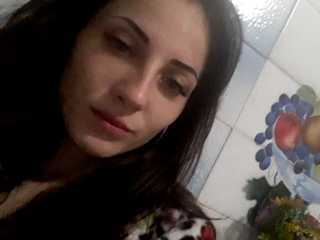 Watching maria moore live cam from