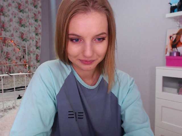 Return the the most sexiest girl naked live square